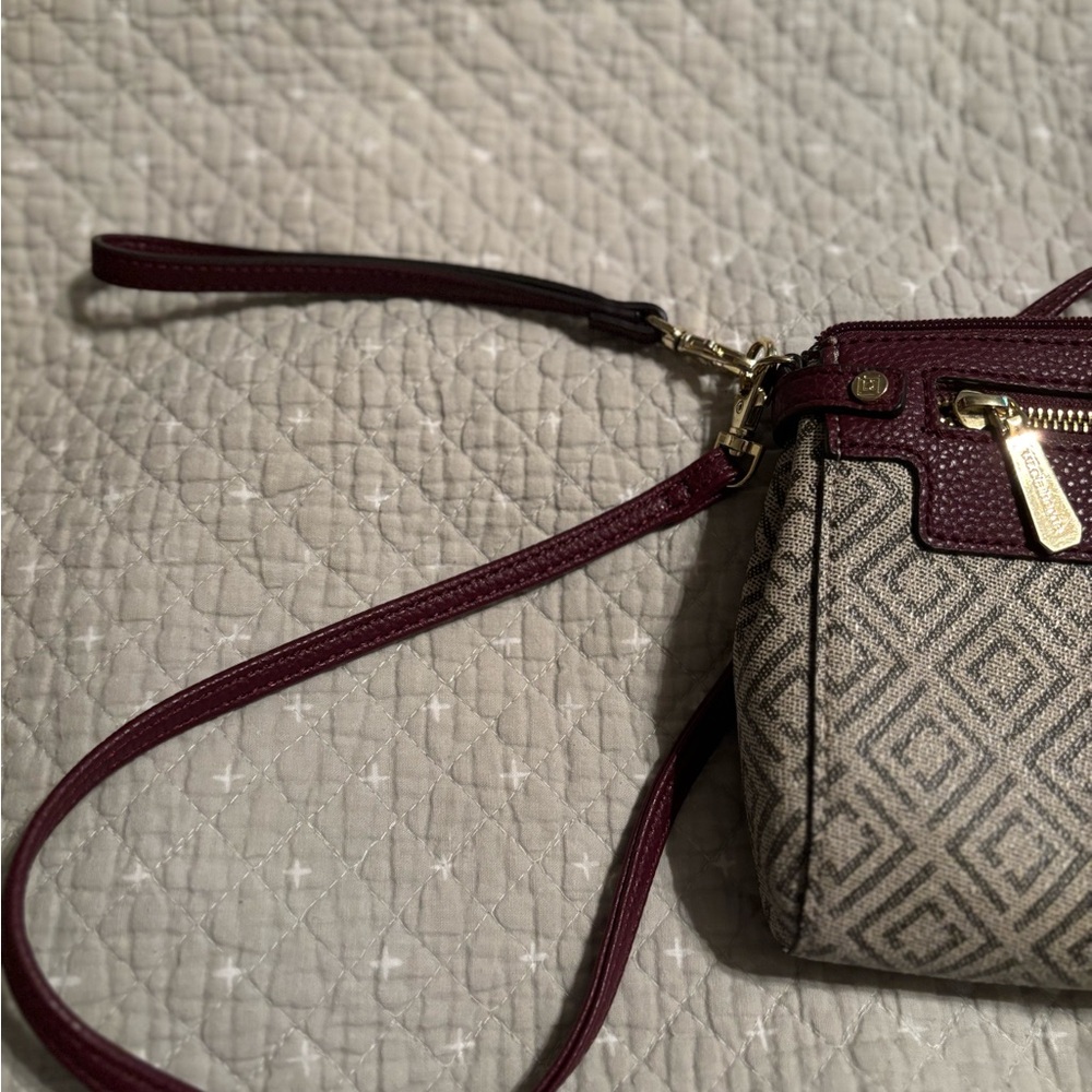Liz Claiborne Maroon and Beige Crossbody Bag - Picture 5 of 5